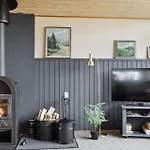 2 Bedroom Stunning In *